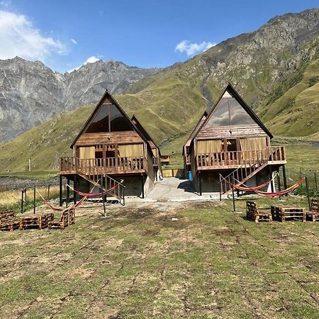 Kazbegi 4 Side Cottages Extérieur photo